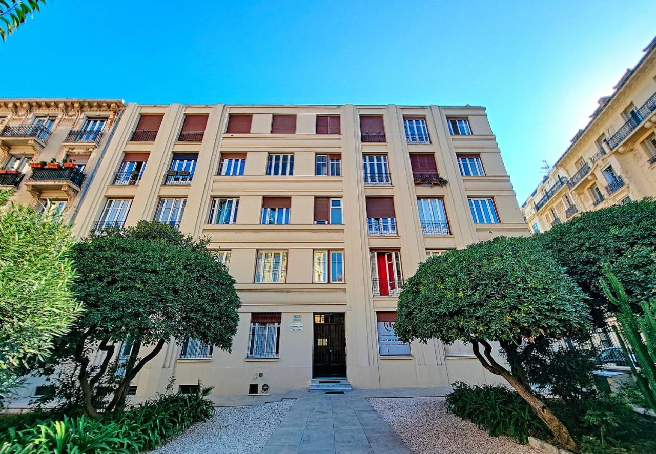 Nestor&jeeves - Bleu Buffa - Location * Nizza